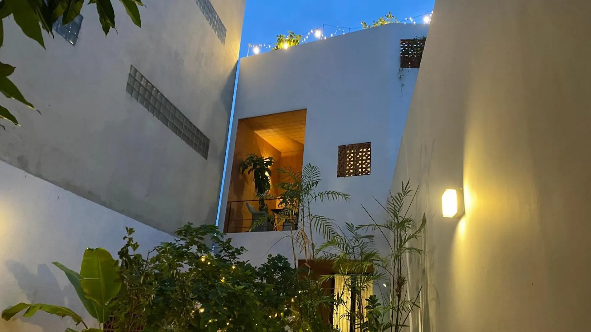 Guest house Notre Maison 8 Saigon Close Landmark 81 Building Ho Chi Minh City
